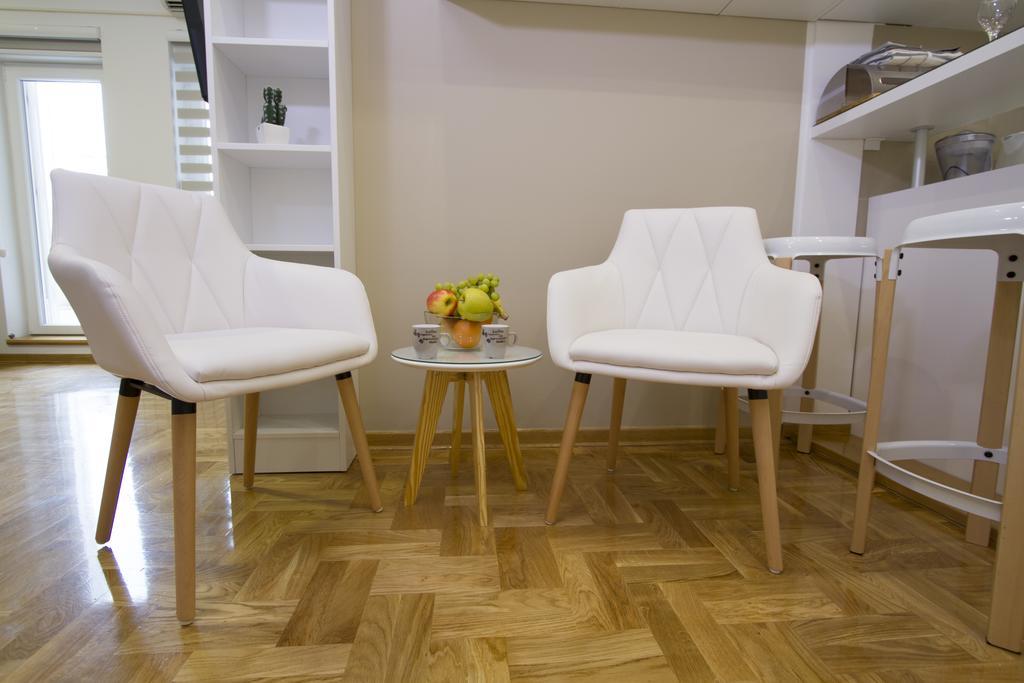Lux Life Apartment Belgrado Esterno foto