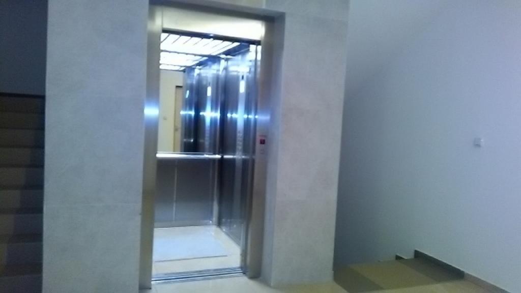 Lux Life Apartment Belgrado Esterno foto