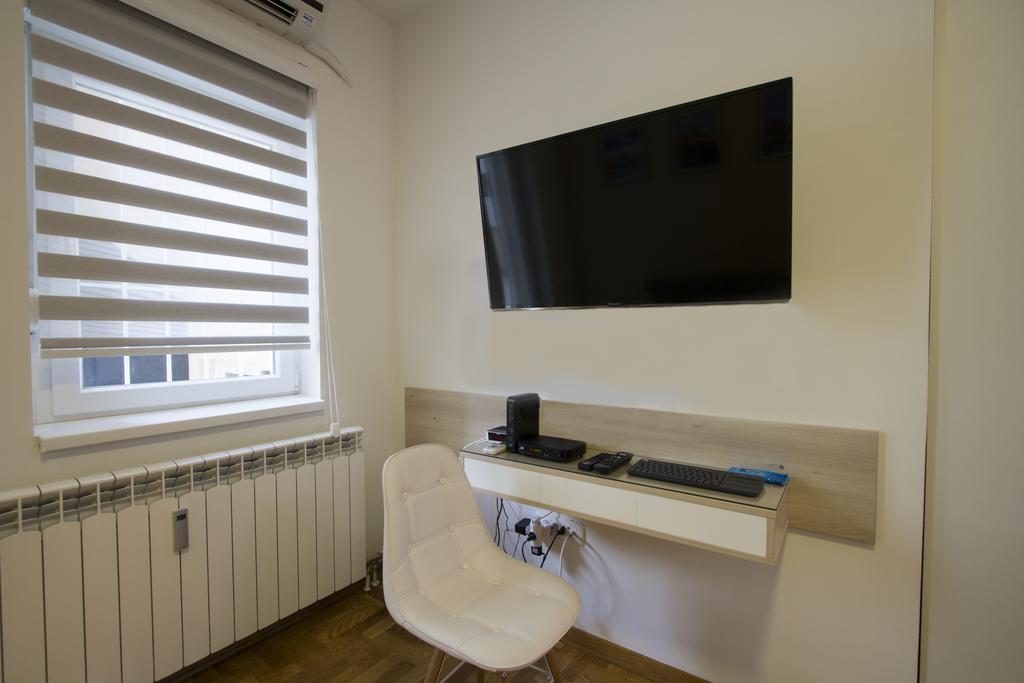 Lux Life Apartment Belgrado Esterno foto
